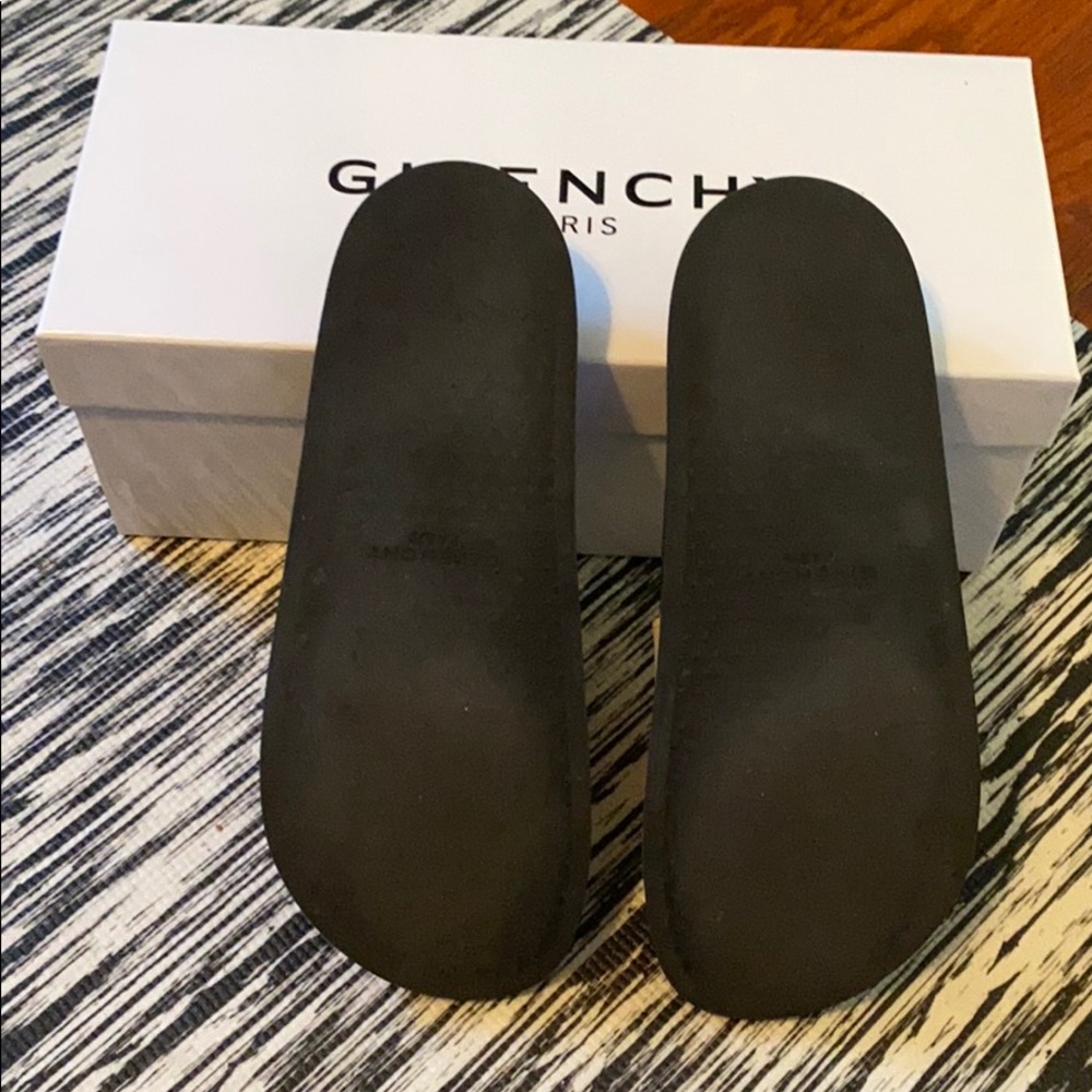 Used Givenchy Men’s Slides - Picture 3 of 4